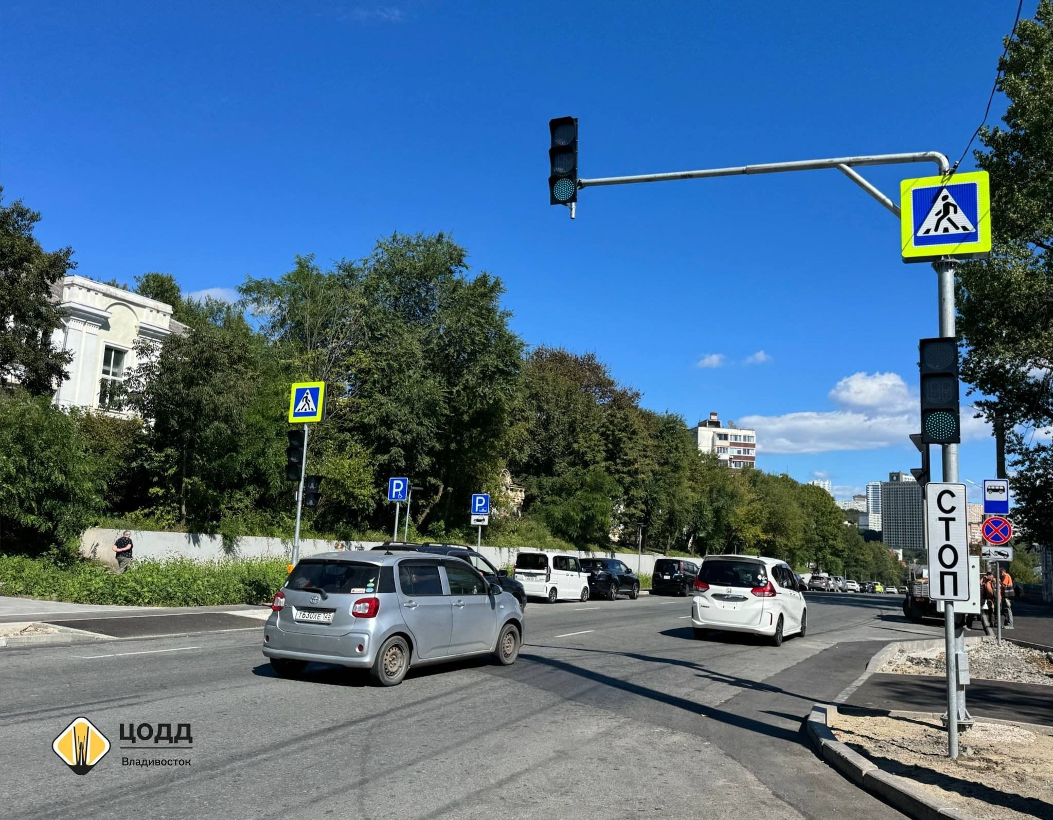 Новый умный светофор появился у госпиталя ТОФ во Владивостоке Пресс-служба ЦОДД