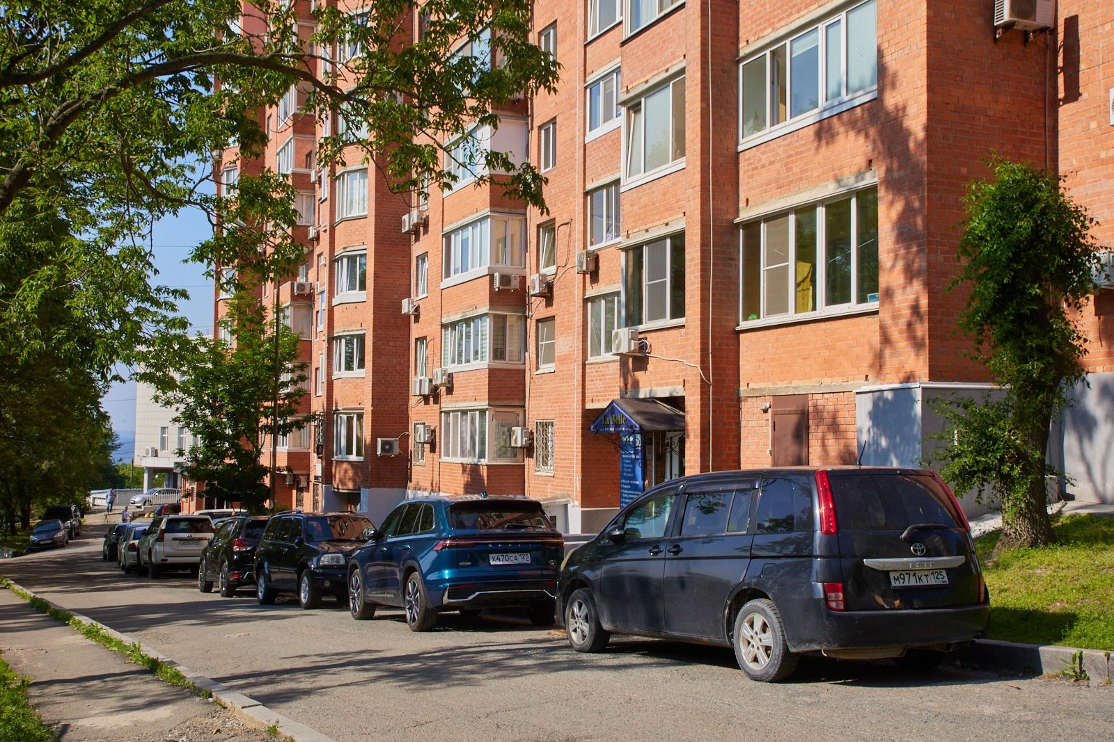 Парковка, тематическое фото Дмитрий Осипчук, ИА PrimaMedia.ru